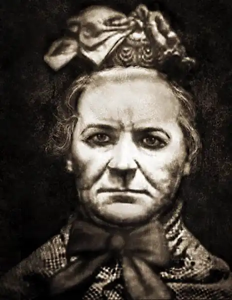 Portrait of Amela Dyer